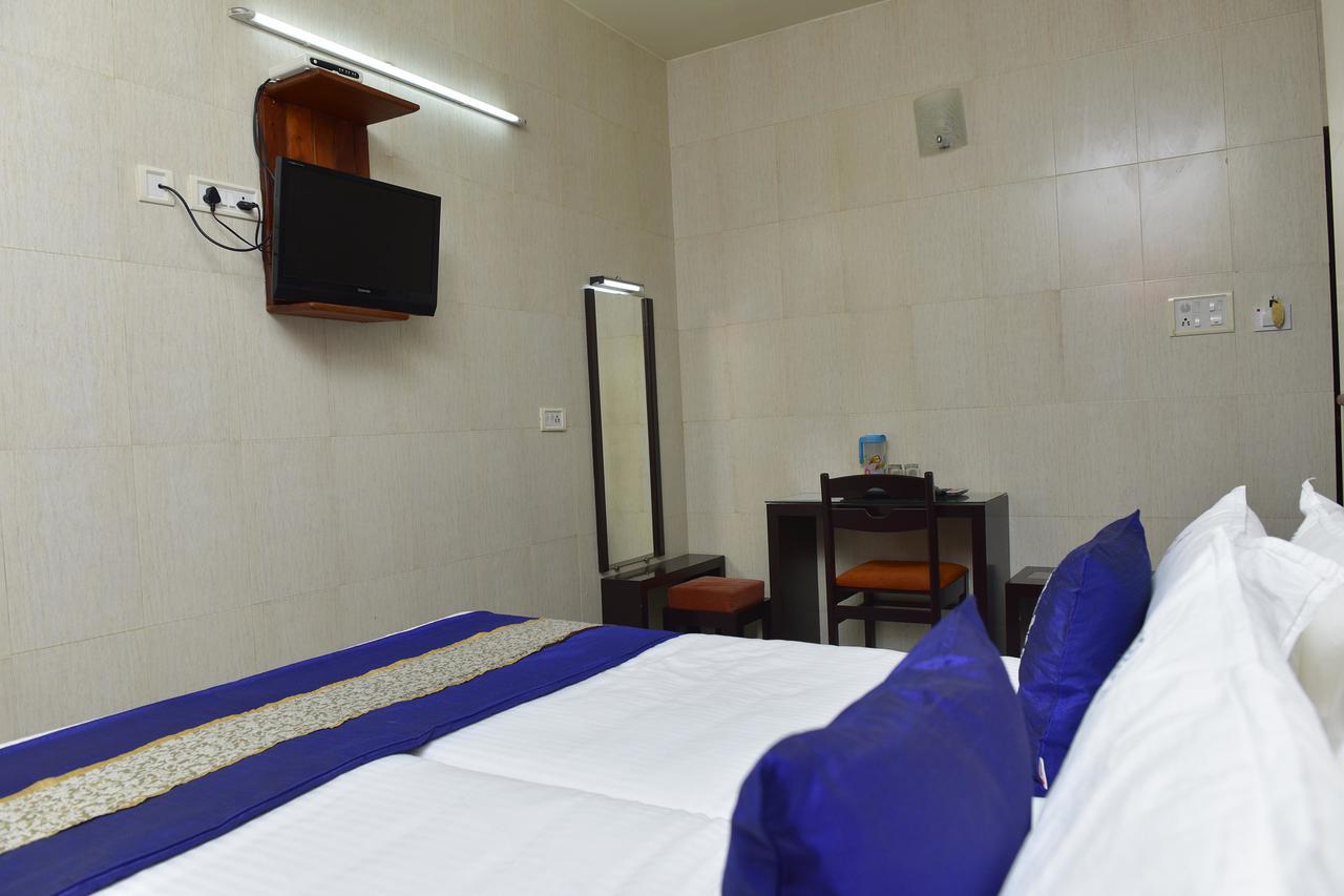 Oyo 9116 Thamburu International Hotel Thiruvananthapuram Екстер'єр фото