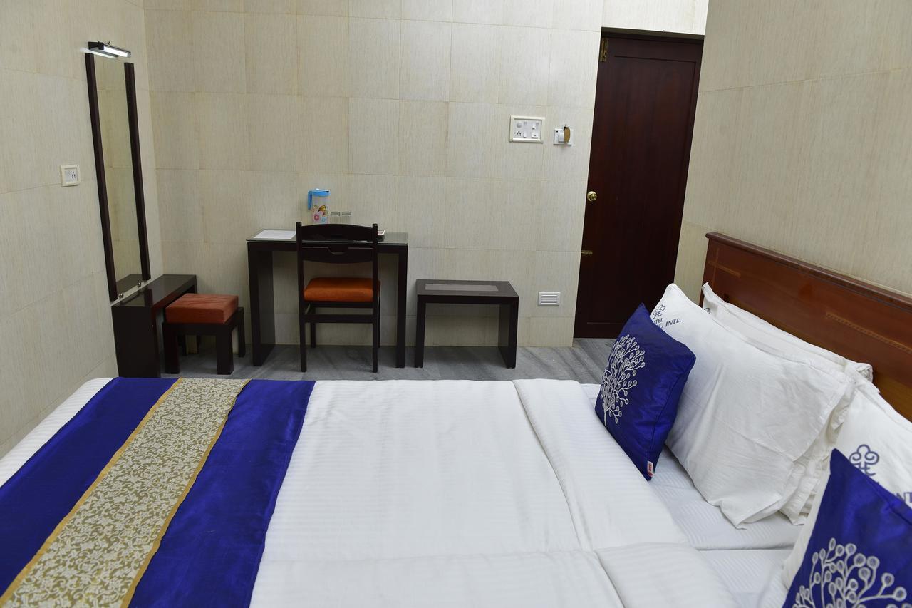 Oyo 9116 Thamburu International Hotel Thiruvananthapuram Екстер'єр фото