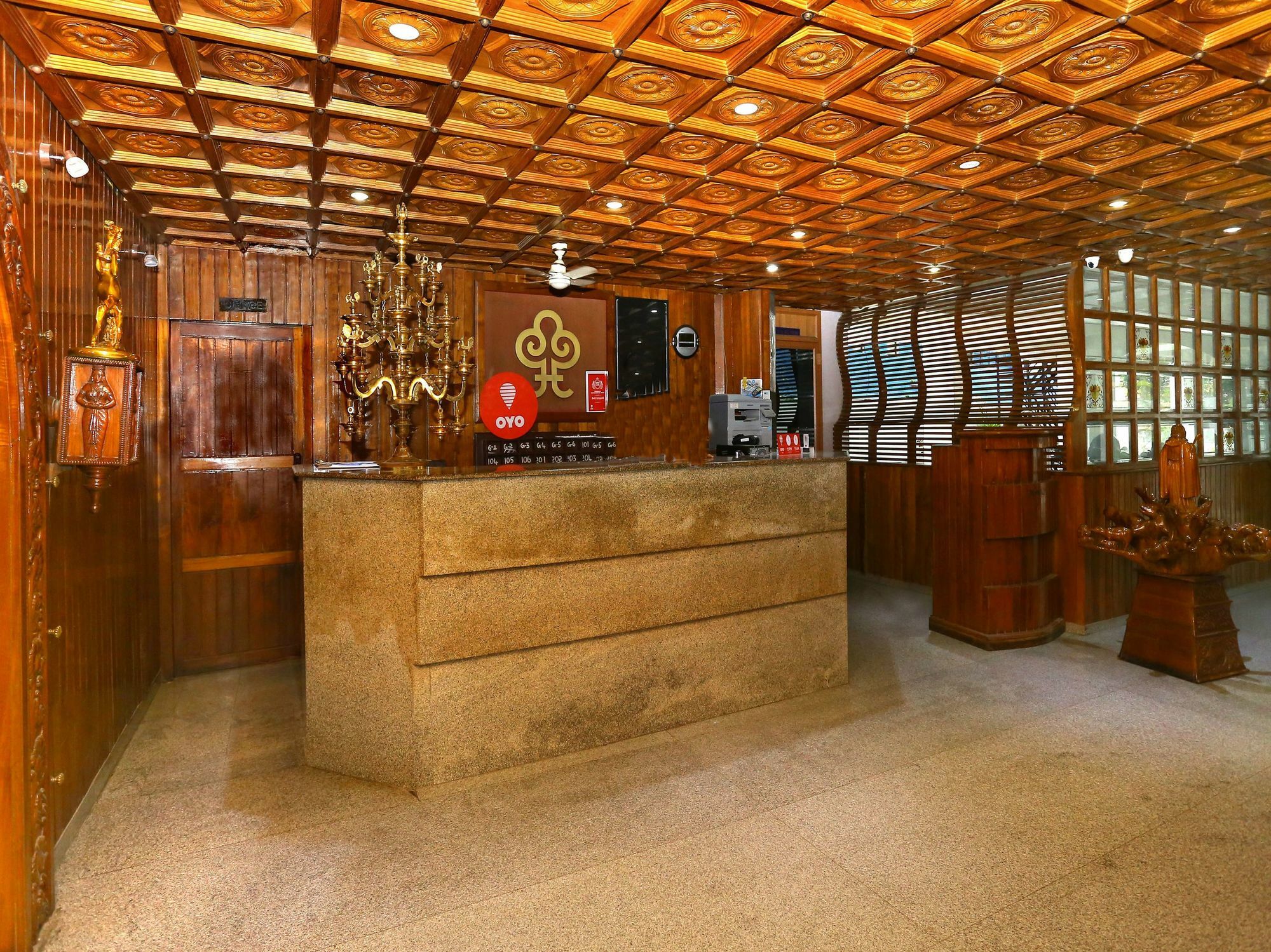 Oyo 9116 Thamburu International Hotel Thiruvananthapuram Екстер'єр фото